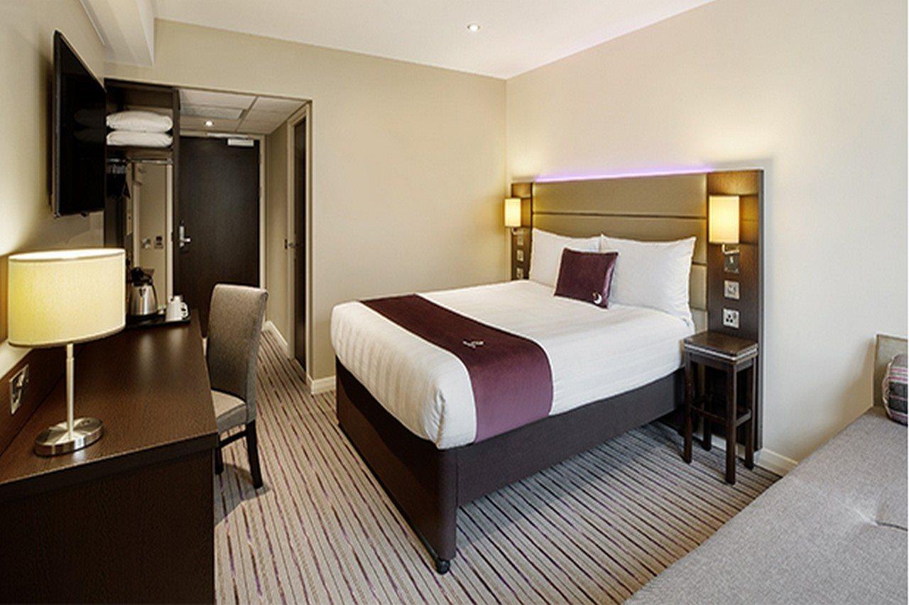 Premier Inn Premier Inn Stockport Central Buitenkant foto