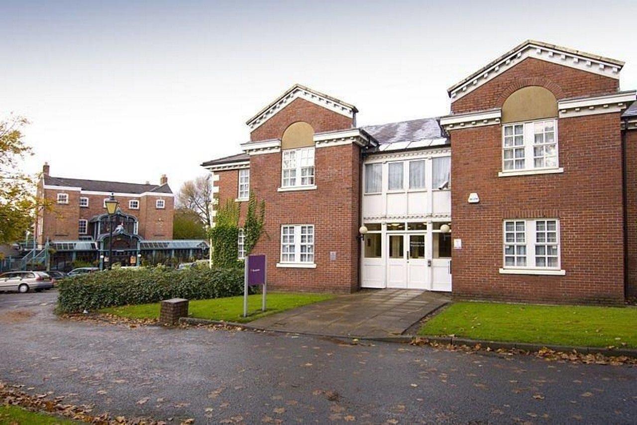 Premier Inn Premier Inn Stockport Central Buitenkant foto