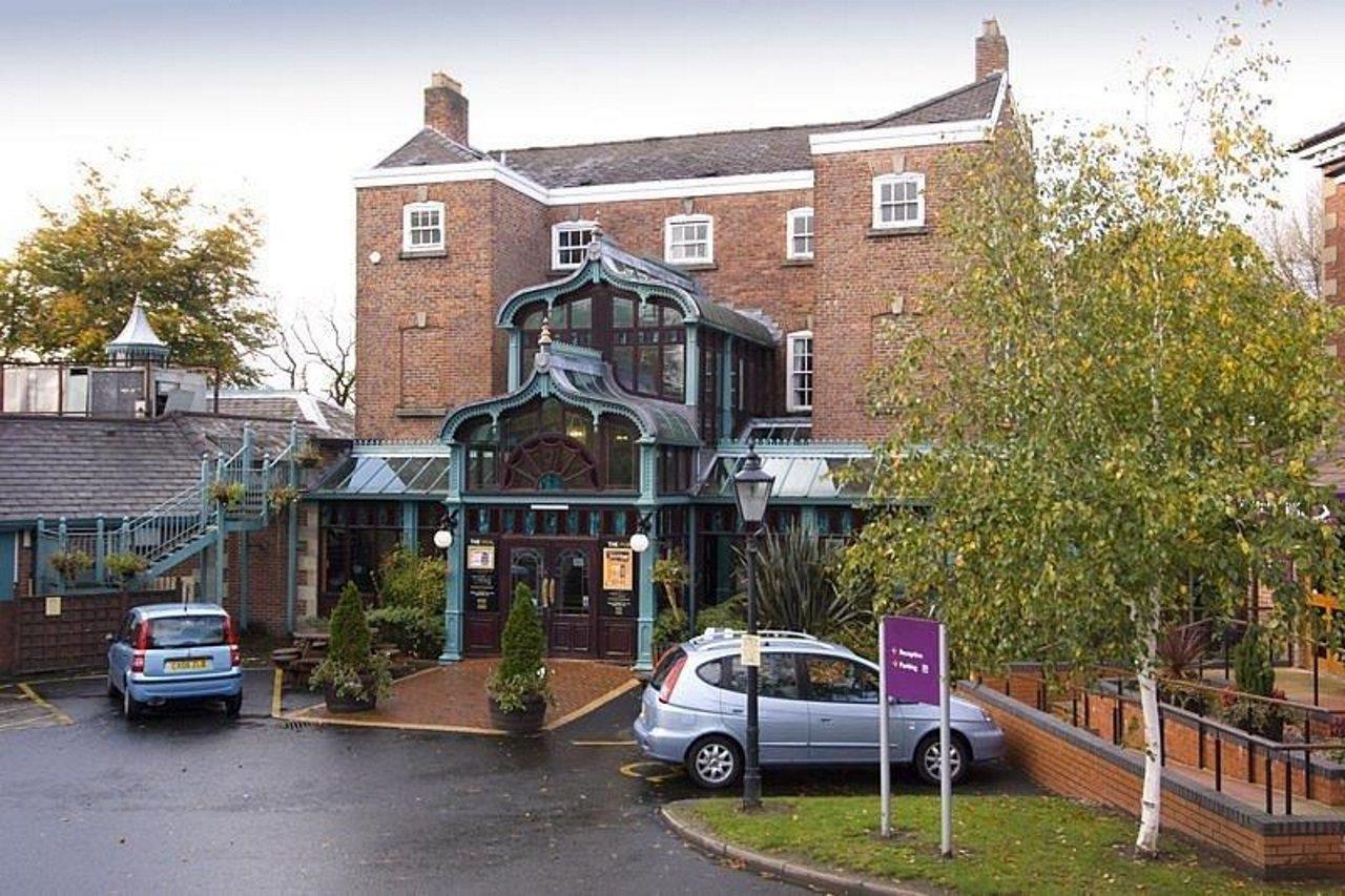 Premier Inn Premier Inn Stockport Central Buitenkant foto
