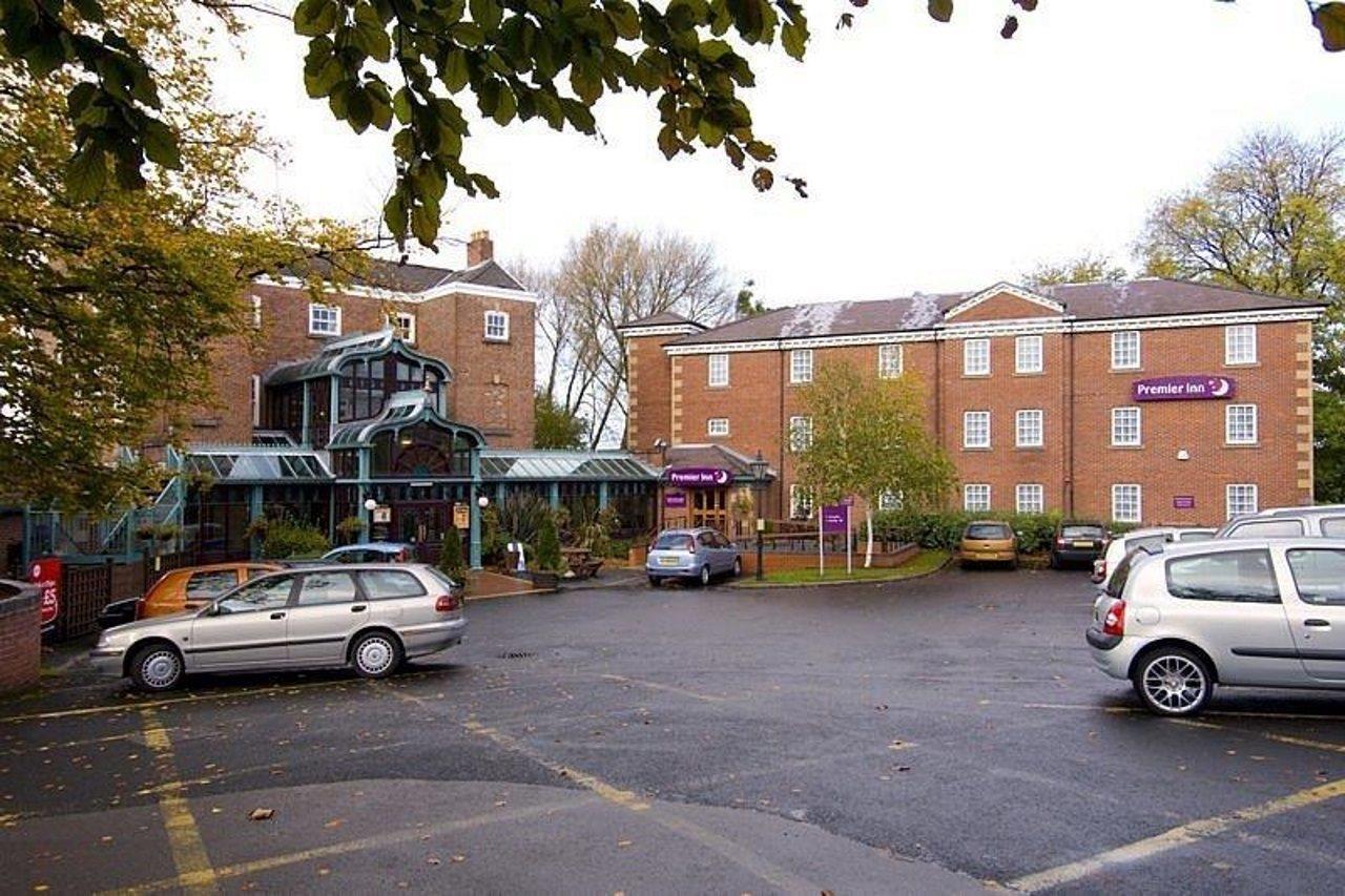 Premier Inn Premier Inn Stockport Central Buitenkant foto