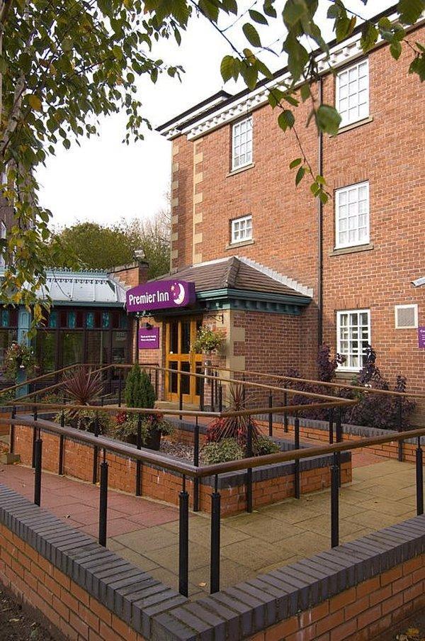 Premier Inn Premier Inn Stockport Central Buitenkant foto