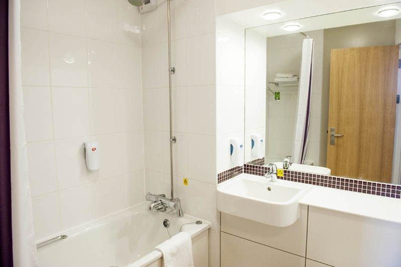 Premier Inn Premier Inn Stockport Central Buitenkant foto