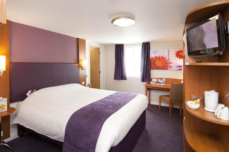 Premier Inn Premier Inn Stockport Central Buitenkant foto